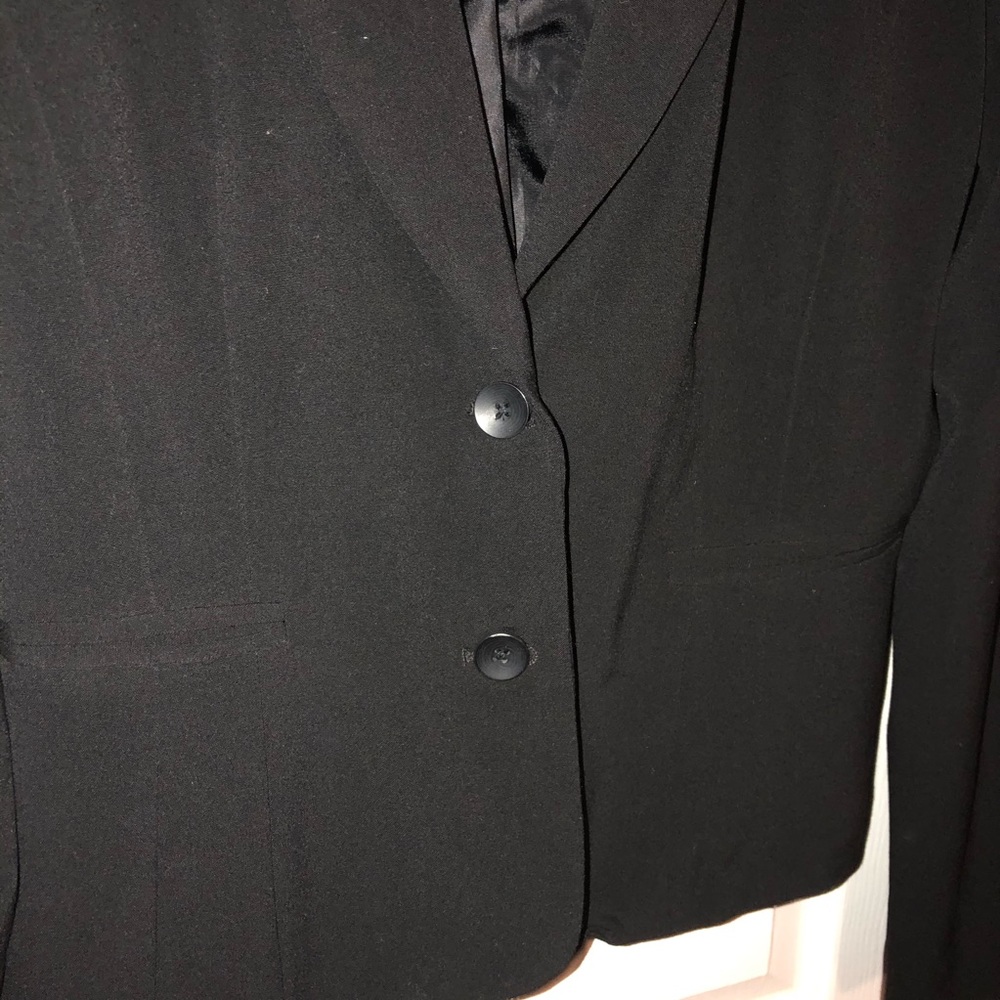 Two button blazer - Picture 2 of 4